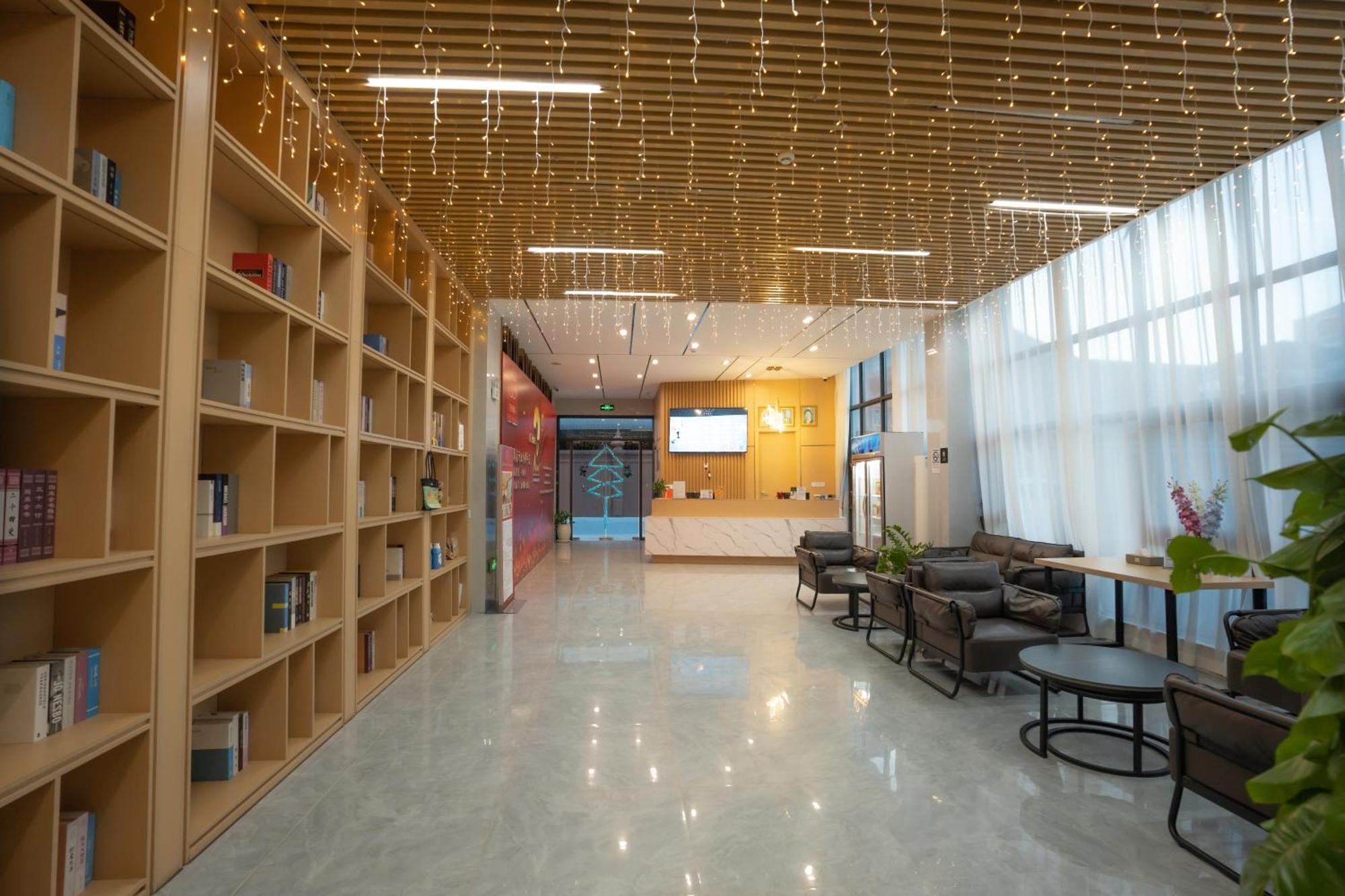 Ark Hotel Phnom-Penh Buitenkant foto