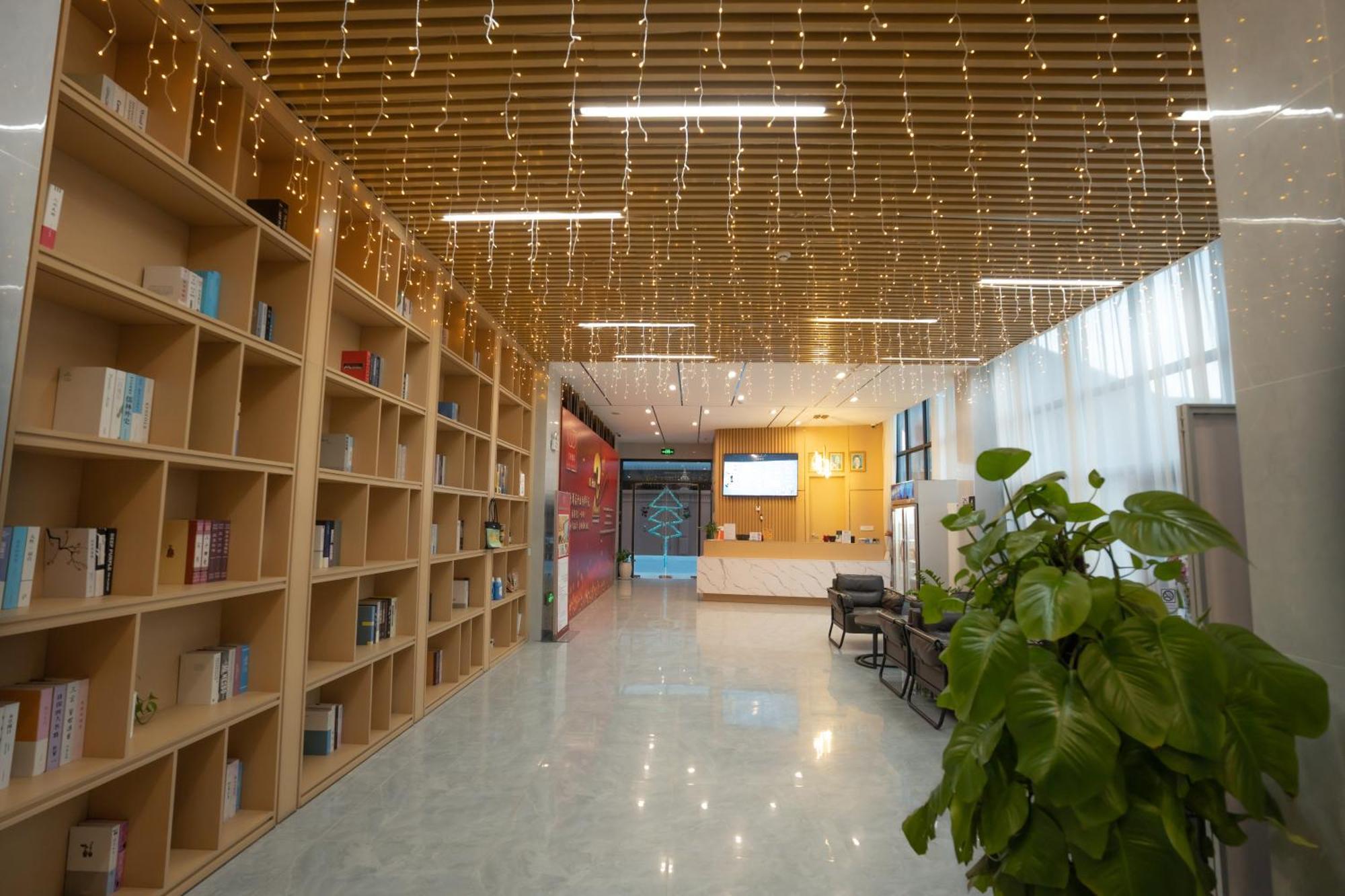 Ark Hotel Phnom-Penh Buitenkant foto
