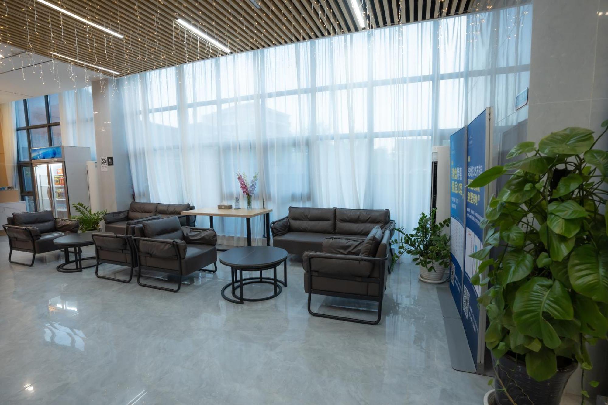 Ark Hotel Phnom-Penh Buitenkant foto